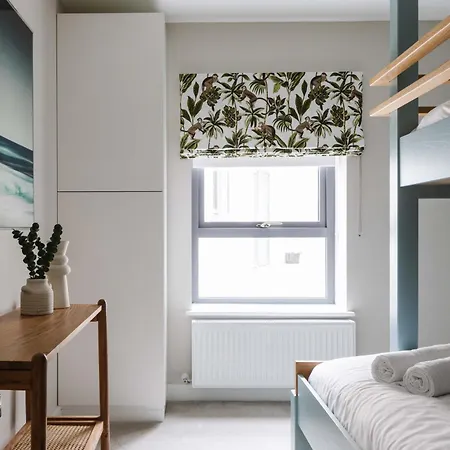 Pier West 7, Db Stays Portrush Esterno foto